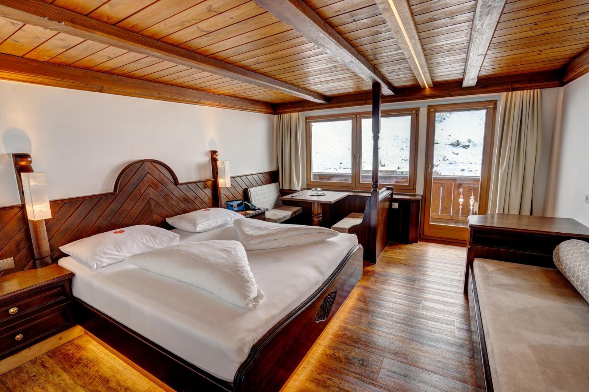 Alpenbad Hotel Hohenhaus Tux Pokoj fotografie